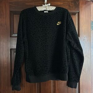 Women’s M Nike Leopard Sweatshirt